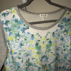 Long sleeve shirt! Silky in the front! very soft.